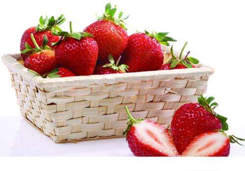 喉咙痛可以吃草莓吗 喉咙痛吃草莓有用吗