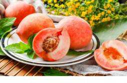 水蜜桃怎样去皮 水蜜桃的皮能吃吗