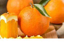 橙子吃多了脸会变黄吗 一天吃三个橙子会不会太多