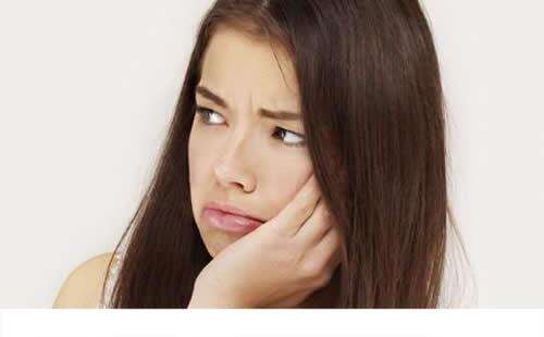 坐月子牙齿酸痛是什么原因