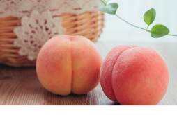 桃子是凉性还是热性 吃桃子胃疼是怎么回事