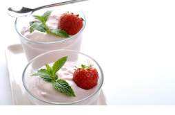草莓和酸奶能一起吃吗 草莓和酸奶一起吃可以吗