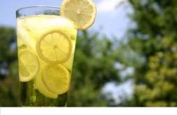 泡柠檬水用什么温度的水 新鲜柠檬水的正确泡法