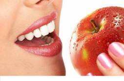 清肠胃吃什么好 吃苹果能够清肠胃