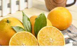 一天吃几个橙子才能满足一天的维c 一天吃几个橙子皮肤会变黄