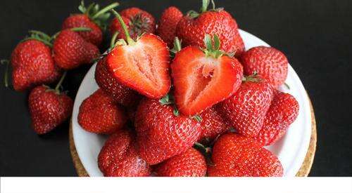 草莓空心好还是实心好 草莓中间空心是为什么
