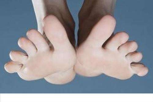 脚趾抽筋是什么原因引起的 脚趾抽筋是什么原因引起的,怎么治疗