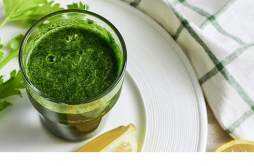 早起喝的芹菜汁做法 芹菜汁用什么芹菜