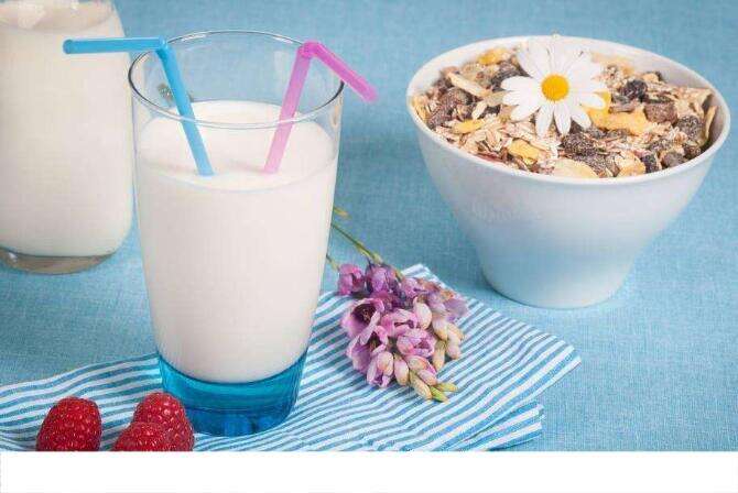 预防骨质疏松吃什么 喝牛奶防骨松？这三种食物含钙量比牛奶高