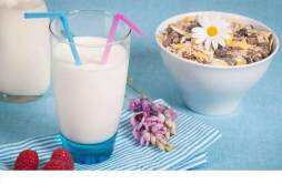 预防骨质疏松吃什么 喝牛奶防骨松？这三种食物含钙量比牛奶高
