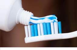 荨麻疹可以用牙膏洗脸吗 荨麻疹可以用洗面奶洗脸吗？