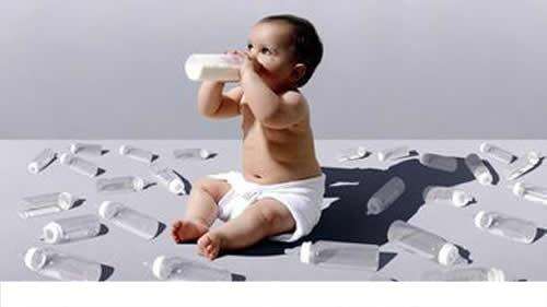 人工喂养的宝宝需要补钙吗 孩子缺钙大人补母乳喂孩子可以吗