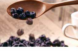 蓝莓干每天吃多少合适 蓝莓可以一天吃一盒吗