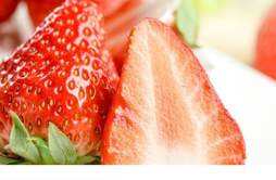草莓用盐水泡要泡多少时间 怎样洗草莓才干净