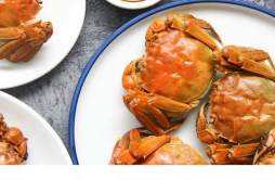 螃蟹和月饼能一起吃吗 吃螃蟹为什么不能吃柿子