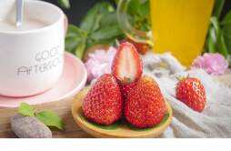 草莓和火龙果能一起吃吗 草莓火龙果一起吃有什么功效