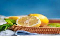 新鲜柠檬一天最多能吃多少 柠檬加蜂蜜泡水一天喝几次