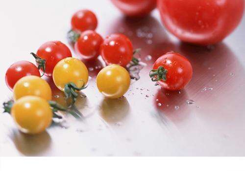 荔枝和西红柿可以一起吃吗 荔枝和西红柿一起吃会怎样