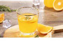 橙子怎么榨汁要加水吗 一杯橙汁需要几个橙子