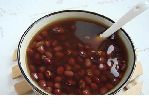 红豆薏米粥不能和什么一起吃 吃红豆薏米粥要注意这些啊！