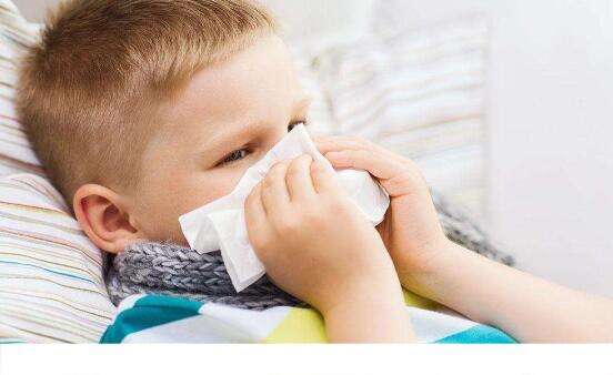 气管咳嗽敏感吃什么好 发现孩子久咳不愈就要注意了！