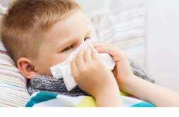 气管咳嗽敏感吃什么好 发现孩子久咳不愈就要注意了！