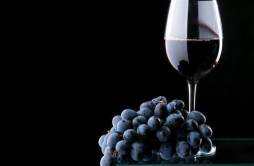 晚饭后喝葡萄酒，居然能把有毒物质排干净！