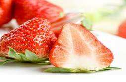 冻了的草莓解冻还能吃吗 把草莓冻起来怎么做
