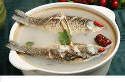 吃什么鱼能降低胆固醇 吃什么鱼可以降低胆固醇