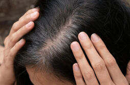 从根源做起：探究白发的成因及其预防方法