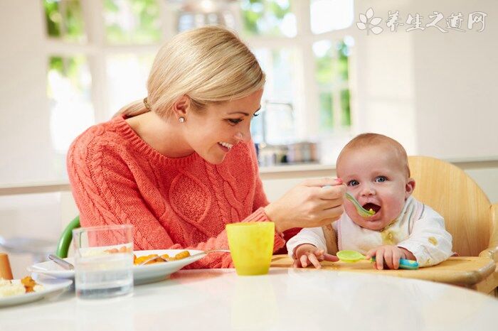 婴儿呕吐与吐奶的区别