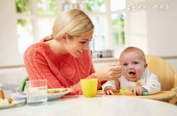 婴儿呕吐与吐奶的区别