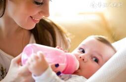 初生婴儿吃多少奶粉