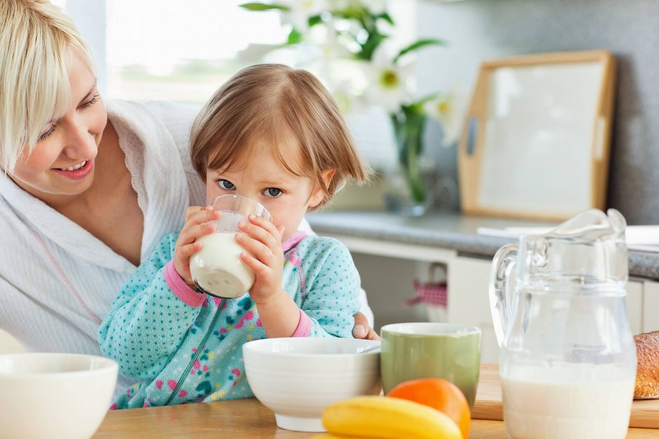 发烧可以喝牛奶吗？发烧应该注意什么？