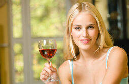 女人养生 喝红酒的神奇功效要记牢
