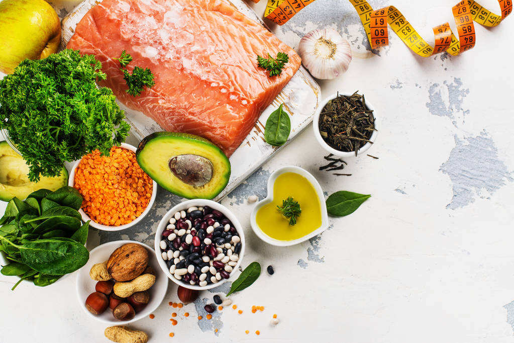胆固醇高有哪些危害 吃什么食物可以降胆固醇