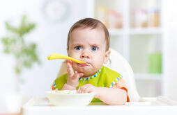 宝宝几个月可以开始吃辅食 宝宝的辅食怎么做