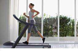 踏步机和跑步机哪个减肥效果好 跑步跟跑步机哪个更好减肥