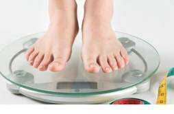 经期节食会瘦得更多吗 经期节食减肥会瘦吗
