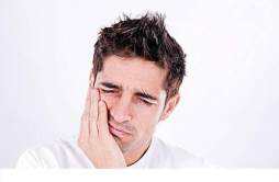 牙龈肿痛的原因还有哪些 牙龈肿痛一般是什么原因