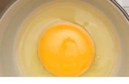 蛋清敷脸的正确方法 蛋清敷脸的正确方法和作用